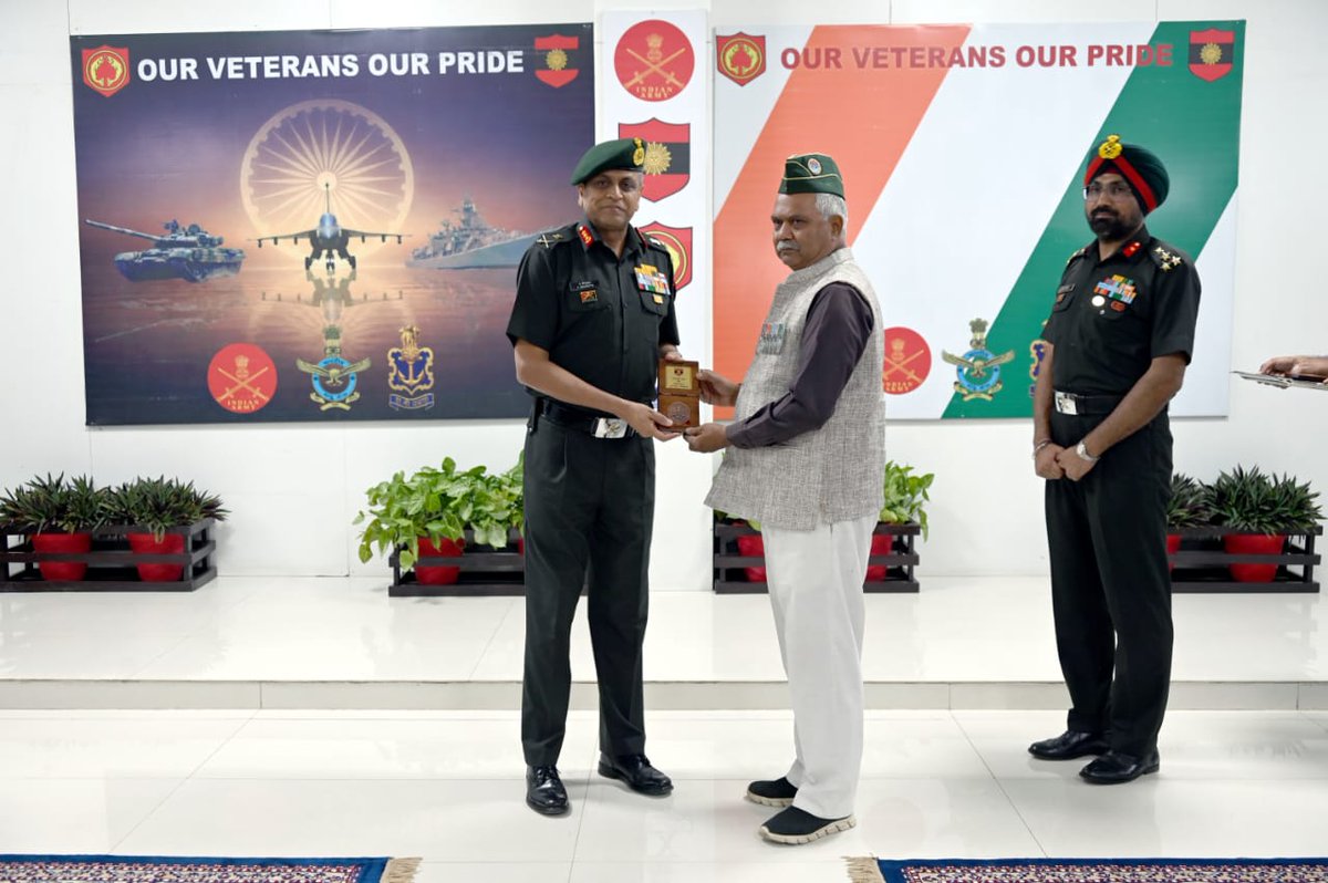 suryacommand's tweet photo. "𝗦𝗲𝗿𝘃𝗶𝗰𝗲 𝗕𝗲𝘆𝗼𝗻𝗱 𝘁𝗵𝗲 𝗨𝗻𝗶𝗳𝗼𝗿𝗺, 𝗖𝗼𝗺𝗺𝗶𝘁𝗺𝗲𝗻𝘁 𝗕𝗲𝘆𝗼𝗻𝗱 𝗥𝗲𝘁𝗶𝗿𝗲𝗺𝗲𝗻𝘁."

Lt Gen Anindya Sengupta, GOC-in-C #CentralCommand interacted and felicitated esteemed Veterans during his visit to #GoldenFishFormation, HQ Uttar Bharat, #Bareilly.

He acknowledged their invaluable contribution to the Army and the Nation, highlighting how their spirit of service continues beyond retirement. Through meaningful contributions across diverse fields, the Veterans continue to uphold the values of duty, discipline, leadership and selfless commitment while furthering the cause of Nation Building.

Their journey remains an inspiration for serving personnel and future generations, reaffirming that service to the Nation is a lifelong calling.

#IndianArmy #SuryaCommand #Veterans #NationFirst #RespectAndRecognition

@adgpi @ProDefLko @PROdefprayagraj @PIB_India @HQ_IDS_India @PRODefDehradun @UBArea_IA