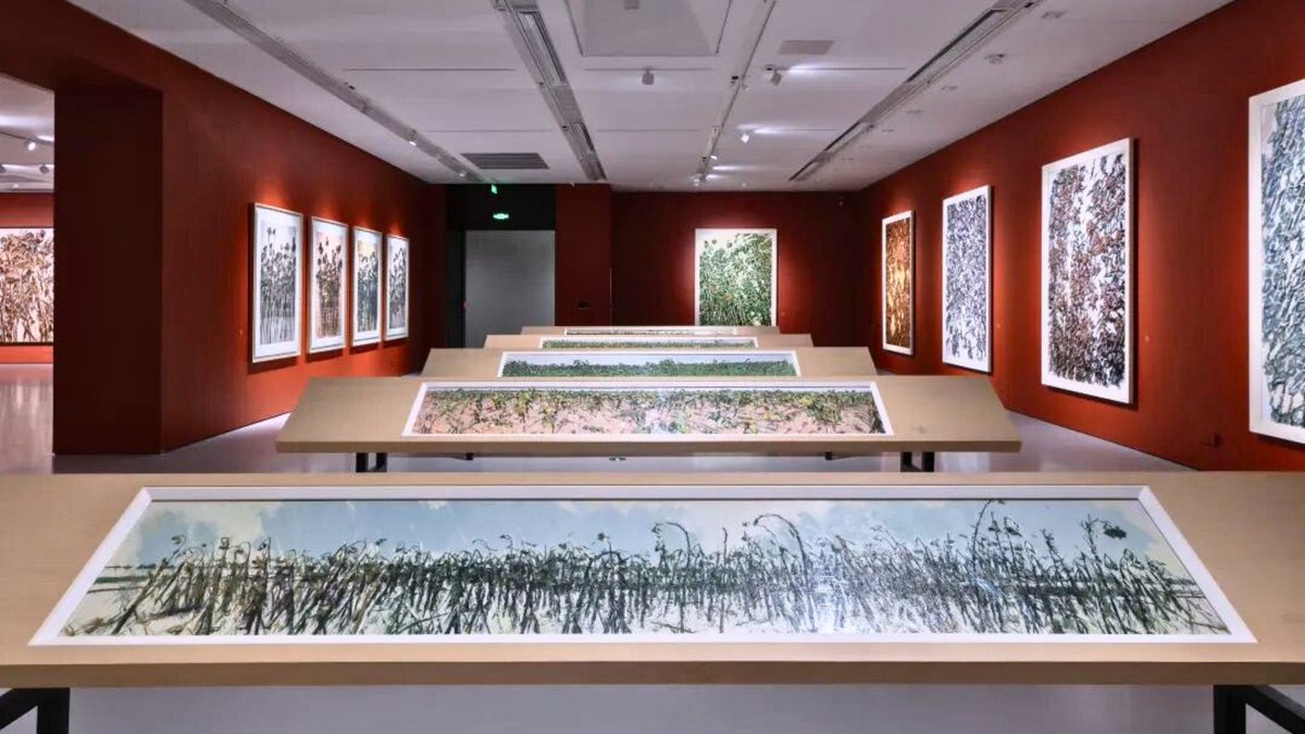 CAAofficialEN's tweet photo. On May 30, "Sunflower Mountain – Xu Jiang Art Exhibition" opened at the Guangdong Museum of Art, presenting 380 works across oil painting, sculpture, watercolor, and other media.

#CAAfaculty #sunflowers #CAAtExhibition #contemporaryart #AI  #ChinaAcademyofArt https://t.co/yZwL5mk9Ry
