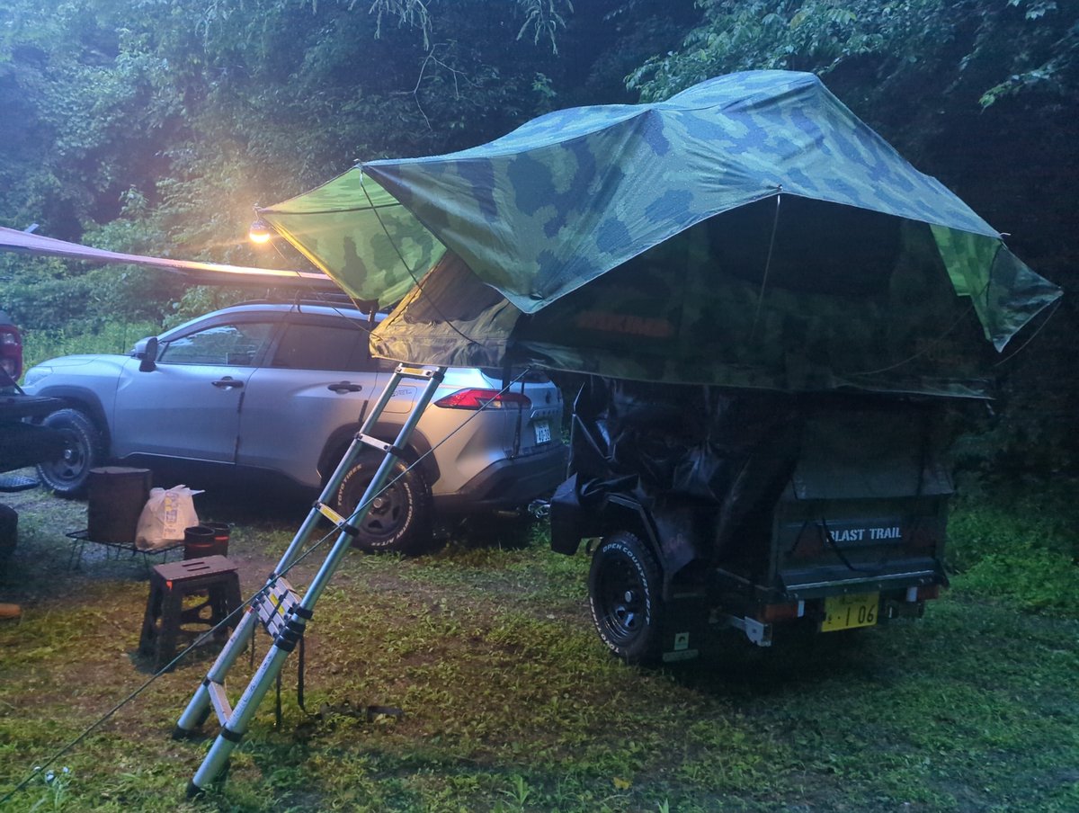 corolla_crosshv's tweet photo. 知人と鳥取釣キャン遠征🎣
やはり台風の影響があり山へ避難🛻
🎣✖️⛺️の理想的な形が見えてきた🙄
#カローラクロス
#ハイラックス
#ブラストトレイル
#オーバーランドスタイル
#車上泊 https://t.co/gsEzjv9xlZ