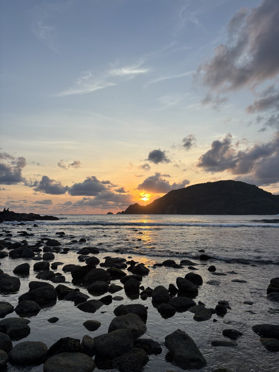 arrdhas's tweet photo. Emang pantai GK cakep cakep https://t.co/qd0n3IcQcp