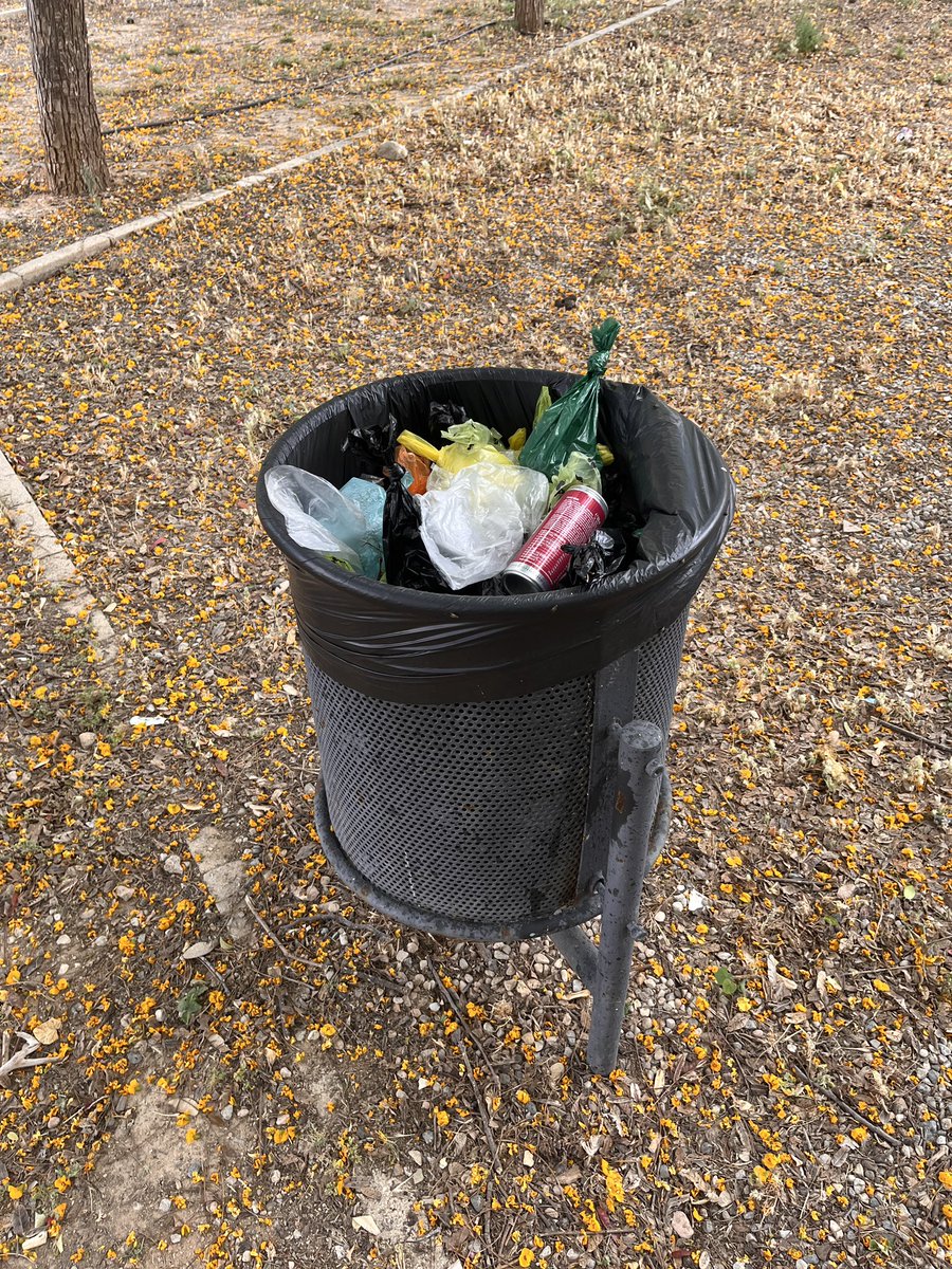 ElCapo_Ct's tweet photo. Menos mal que @CartagenaPP ha ganado la moción gracias a los #transfugas , así en La Vaguada y en la Plaza Iberoamérica terminará de comernos la 💩 y quedándonos sin jardín, por el abandono. Ahh y parque infantil de hace 25 años literal.
@jardinesCT gran trabajo😜💰 https://t.co/25AOn40YP5