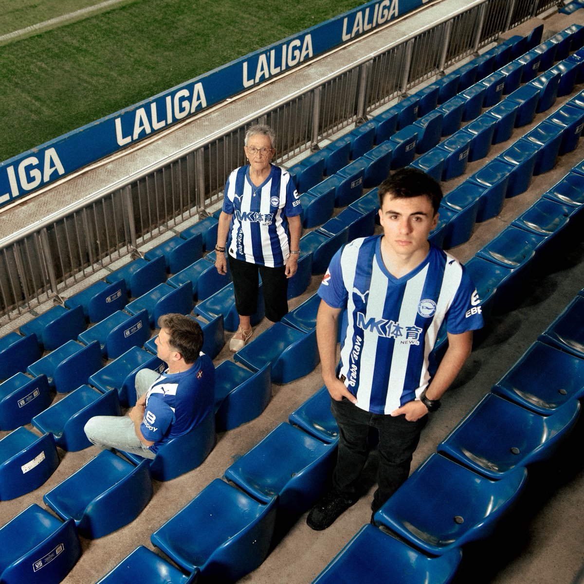 Alaves_eus's tweet photo. Datak, berritzeak, alta berriak eta 2026/27 kanpainari buruzko informazio osoa.

Mendi barrutik bizitzen jarraitzeko jakin behar duzun guztia. 🔵⚪

Hemen ikus dezakezu ⬇️
https://t.co/ilUdA4Ag0r https://t.co/eh0fA7gfxx