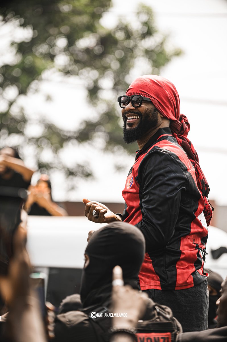 NathanaelMilamb's tweet photo. L’arrivée de Fally Ipupa à Kinshasa.

Entre foule, énergie et regards,
chacun a vécu ce moment à sa manière.

Kinshasa, RDC. https://t.co/0lSHS1OZnQ
