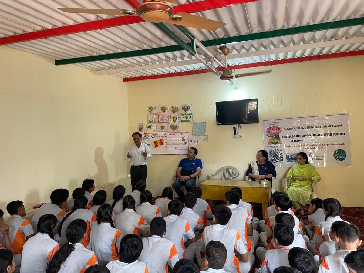 JkSlca's tweet photo. Awareness Session Conducted under Nasha Mukt Jammu &amp; Kashmir 100 Days Campaign and Nasha Mukt Bharat Abhiyan
JKSPYM ODIC Jammu successfully conducted an awareness session at Rose Garden Public School, Sangrampur, Jammu under the ongoing Nasha Mukt Jammu &amp; Kashmir. #SayNoToDrugs https://t.co/hyyveT7HnO