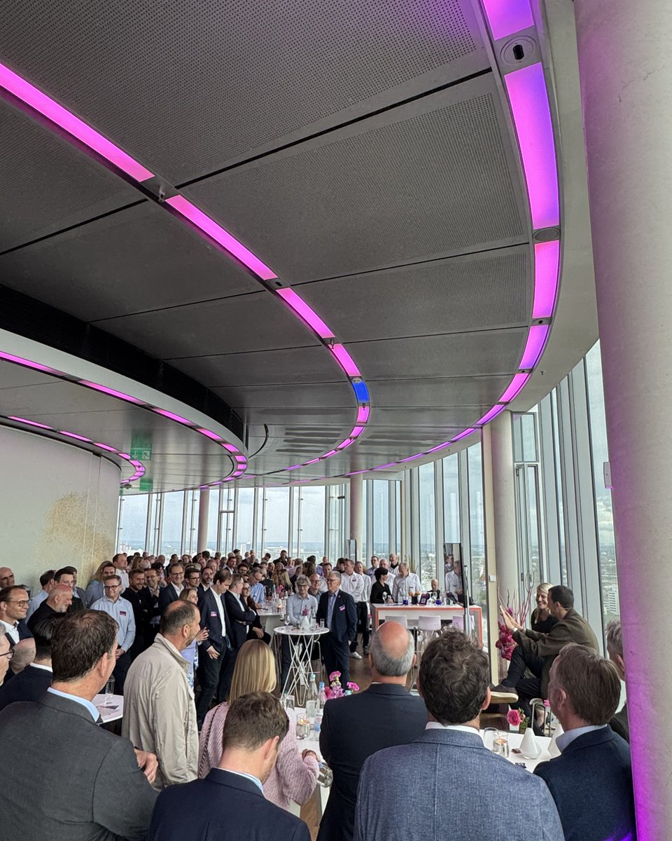 corebackbone's tweet photo. Ein Abend voller Insights in Köln🌃 Dennis war beim T Wholesale Partner‑Event im KölnSKY dabei, mit starken Einblicken in Digitalisierung, Netzausbau &amp; Investitionen. Danke für den Austausch &amp; die Einladung! Glückwunsch zu 30 Jahren T Wholesale 🎉 #CoreBackbone #TWholesale https://t.co/JD7y7amt6w