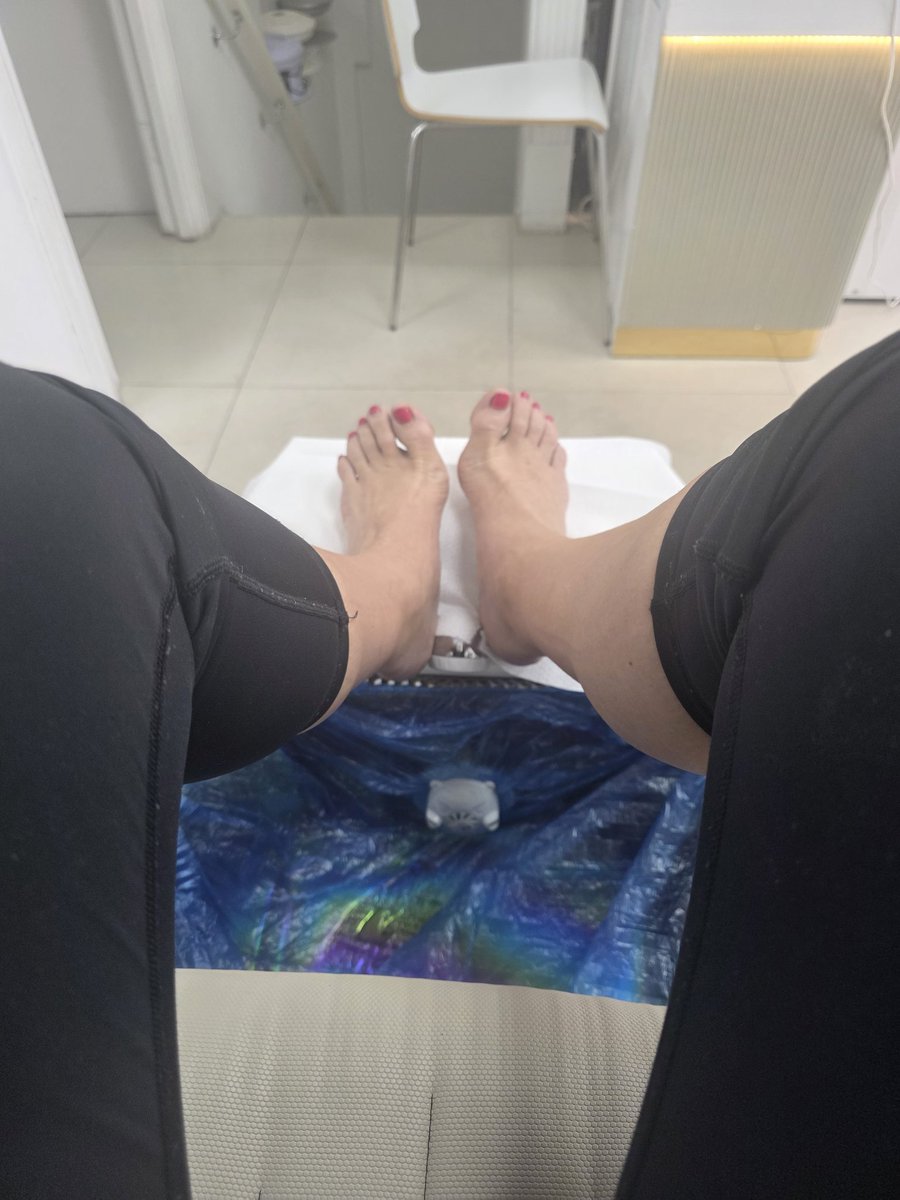 ServeObdience's tweet photo. That time again.. love myself a Pedi - these trotters need to be kept in fab condition for all my subs.. although many want dirty, unpedicured 👣 I always like them fresh 💯 @rtfindom @rt_feet @slavekane @RTFeetPromo @FeetFinder @rt_domm @RTDoms @FemdomWorld_PR @Femdom @xxlpromo_ https://t.co/FDLvTKqITW