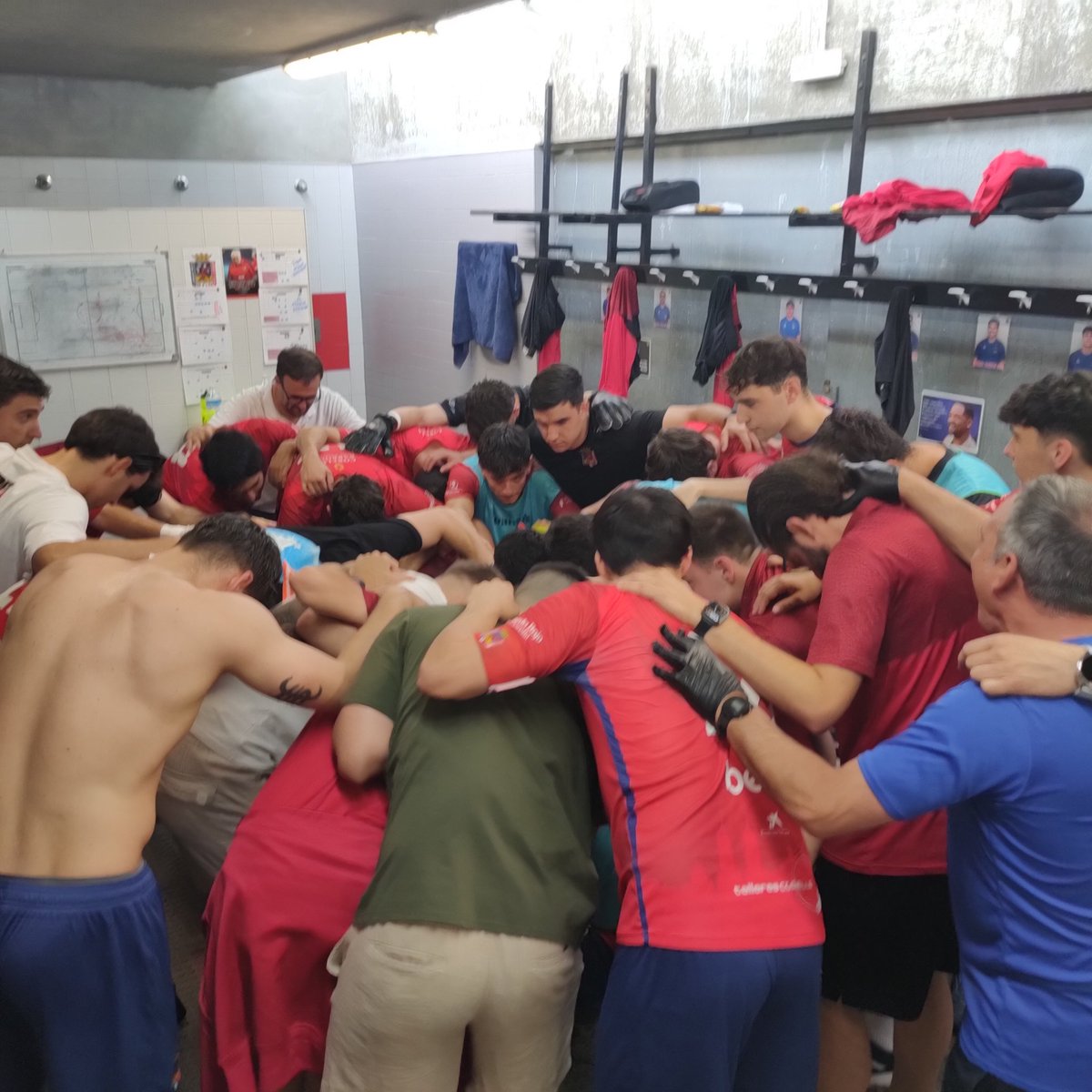 CD_Corellano's tweet photo. 👏 La FINAL se juega desde Ya 🔥 y la jugamos todos 👥🔊   Corellaaaaaaaaaaaaaaaaaaaaaaaaaaaaaaaaaaaaaano 🔊💭

💙❤️ @CD_Corellano 💙❤️

🎌 #LaIlusionQueNosUne 🔴
 🤞 #RespectFirst 🤗 
#Preferente ♥️ #Cantera ⚽ 
🫂 #PlayOff 👌#Ascenso ♥️ https://t.co/5WYKad4Pqg