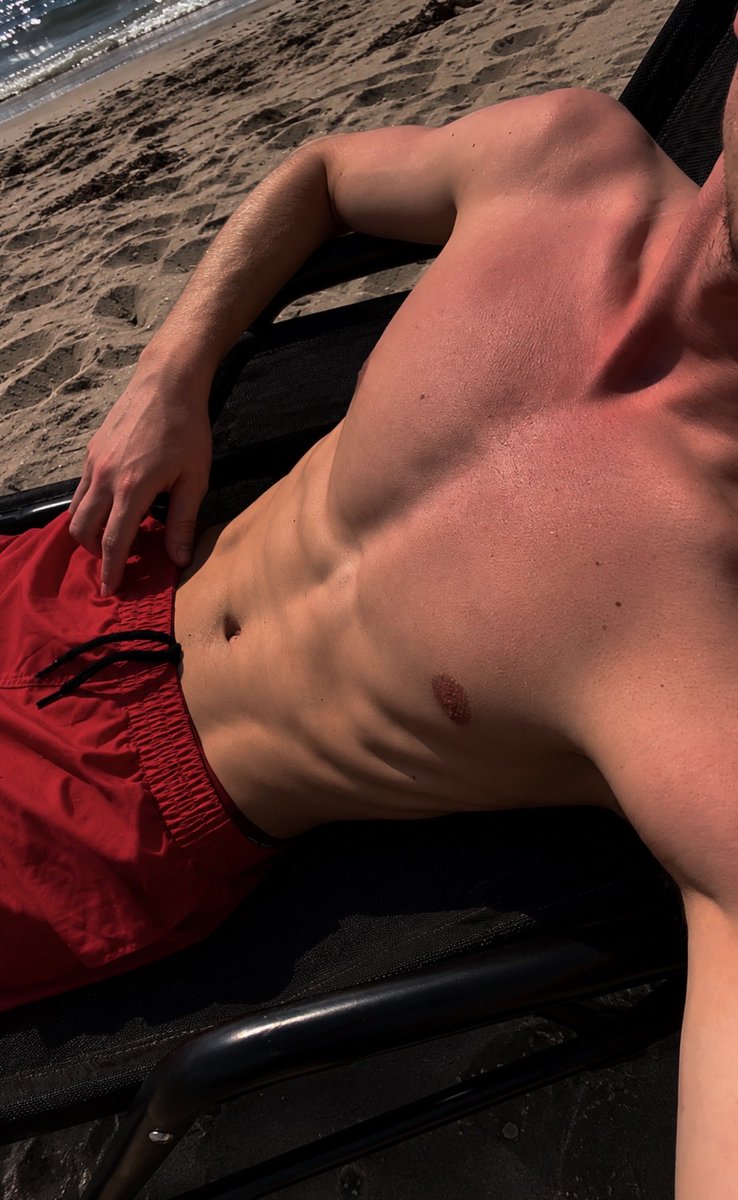_BoyToy_F's tweet photo. Sun on my skin, trouble on my mind…🤪

#sun #hot #gay #twink https://t.co/2EUJrjcz4B