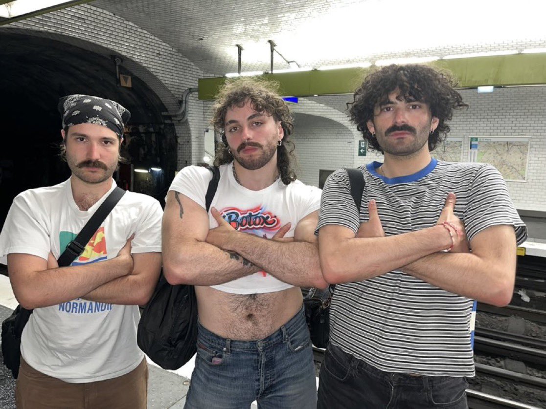 O_fficielle's tweet photo. ces trois hommes ont invisibilisé trois femmes https://t.co/T82tkDkRvf