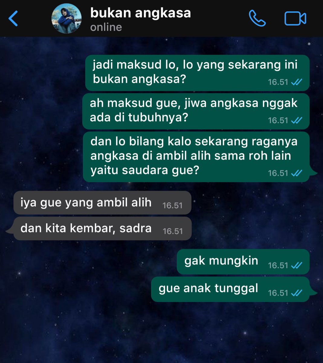 keomurice's tweet photo. Selama 16 tahun, Sadra hidup sebagai anak tunggal. Lalu kenapa tiba-tiba seorang datang dan mengaku sebagai kembarannya?

#keonho and #seonghyeon prompt family-friendship au https://t.co/6HyaOMmech
