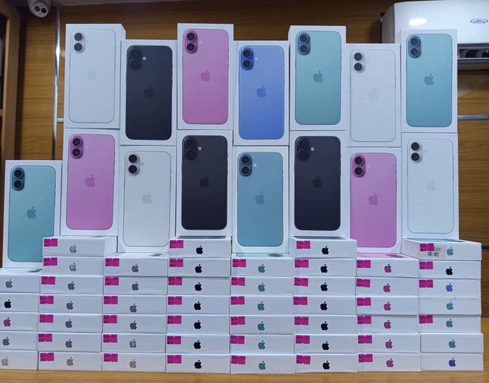 femi_golden's tweet photo. Brand New iPhone 16 Series 😇 

Physical Sim | 1 Year Apple Warranty ✅

16
128GB N935,000
256GB N1,090,000

16 Plus 
128GB N1,180,000
256GB N1,230,000

16 Pro Max
256GB N1,650,000

Kindly Follow @Goldengadgetsng 🔌

Call/Whatsapp : 07064226001

Sales Office : 9 Somoye Oshundairo Street Ikeja Computer Village 

Please Help Retweet 🙏🏾

#GoldenDeyForU ✨