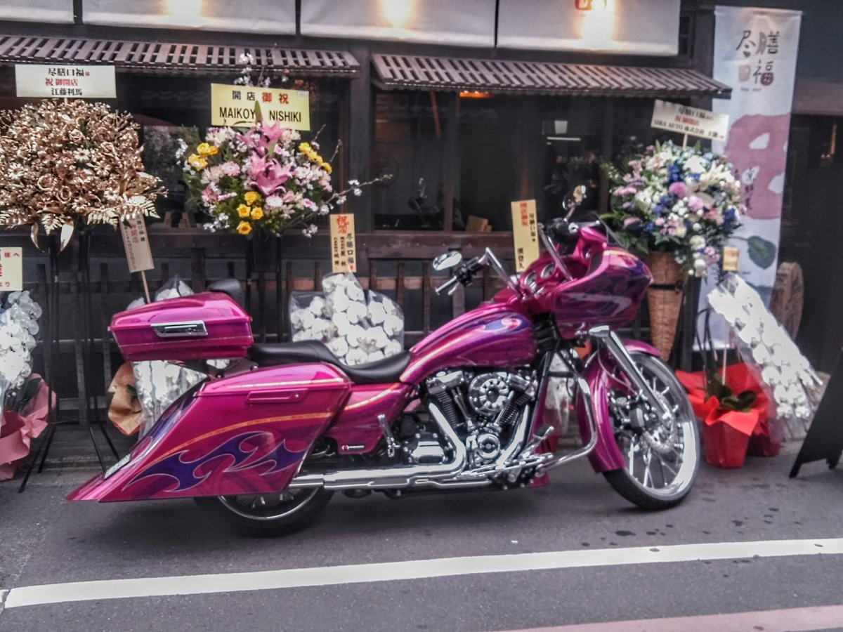 gorouzenzai's tweet photo. 近所にエグいバイクとまってた https://t.co/2J8pzf7qhY