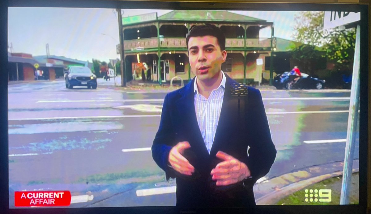 Maynardcomau's tweet photo. Richard Saunders took his Skeptical umbrella onto ACA tonight as a psychic claims to solve crime by talking to dead people. https://t.co/SRpZjLLWU7