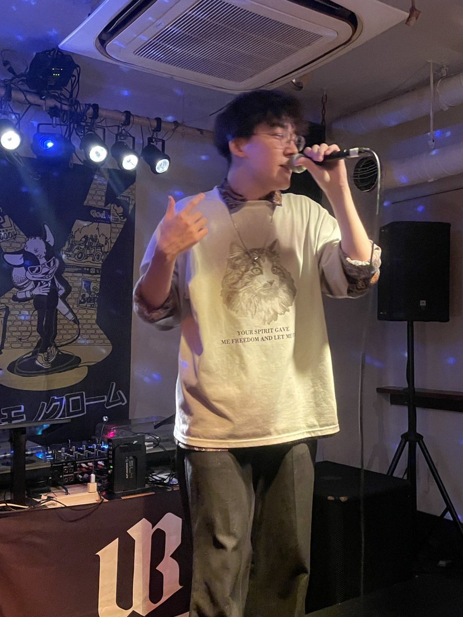 official_jaa's tweet photo. 本日の
#オープンマイク
「#彩りモノクローム」参加者ご紹介🎤✨

1組目　羽柴秀吉さん
本日バーズデーボーイ🕺からスタートです！

2組目　Gakuさん
2年ぶりにご来場👏羽柴とのコラボ、会場を盛り上げてくださいました！ https://t.co/lduN1eh3lW