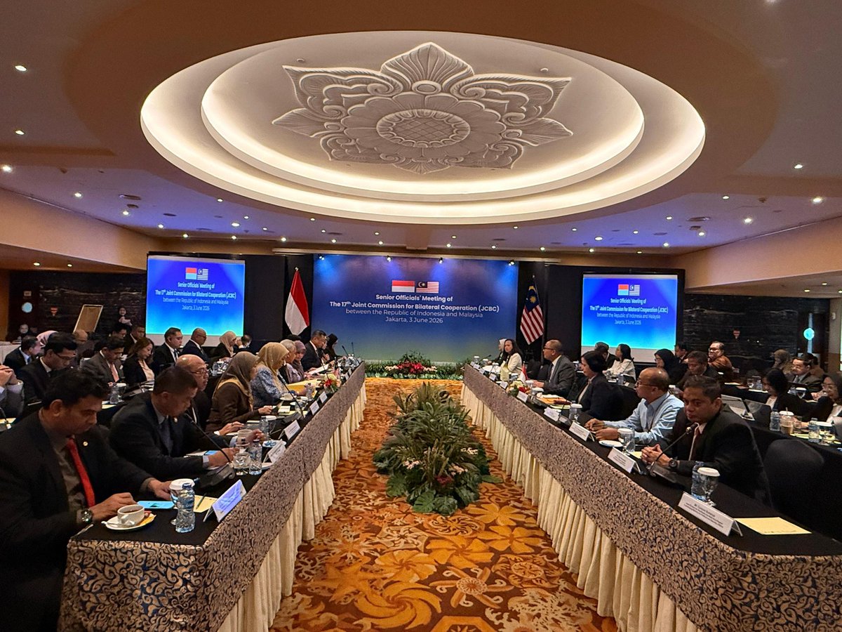 MalaysiaMFA's tweet photo. ° The Senior Officials’ Meeting (SOM) of the 17th Joint Commission for Bilateral Cooperation (JCBC) between Malaysia and the Republic of Indonesia was convened on 3 June 2026 in Jakarta, Republic of Indonesia.

° The Malaysian delegation was led by  Secretary General, Tan Sri Amran Mohamed Zin, accompanied by officers from the Ministry of Foreign Affairs and relevant Ministries and Agencies.

° The SOM coordinated positions and finalised the substantive preparations for the Ministerial Meeting to be co-chaired by the Foreign Ministers of both countries on 4 June 2026, in line with the JCBC’s role as the principal bilateral mechanism for advancing cooperation across political and security, trade and economic, and socio-cultural matters.

🇲🇾🤝🇮🇩

#WismaPutra #HubunganDuaHala #MalaysiaIndonesia #BilateralRelations #JCBC #DiplomasiMADANI #TaatSetia #MalaysiaMADANI