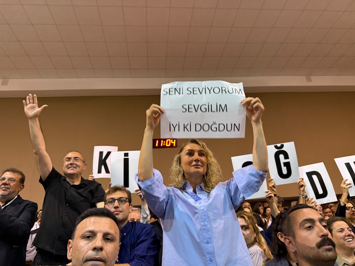 Burcu Uğur tweet media