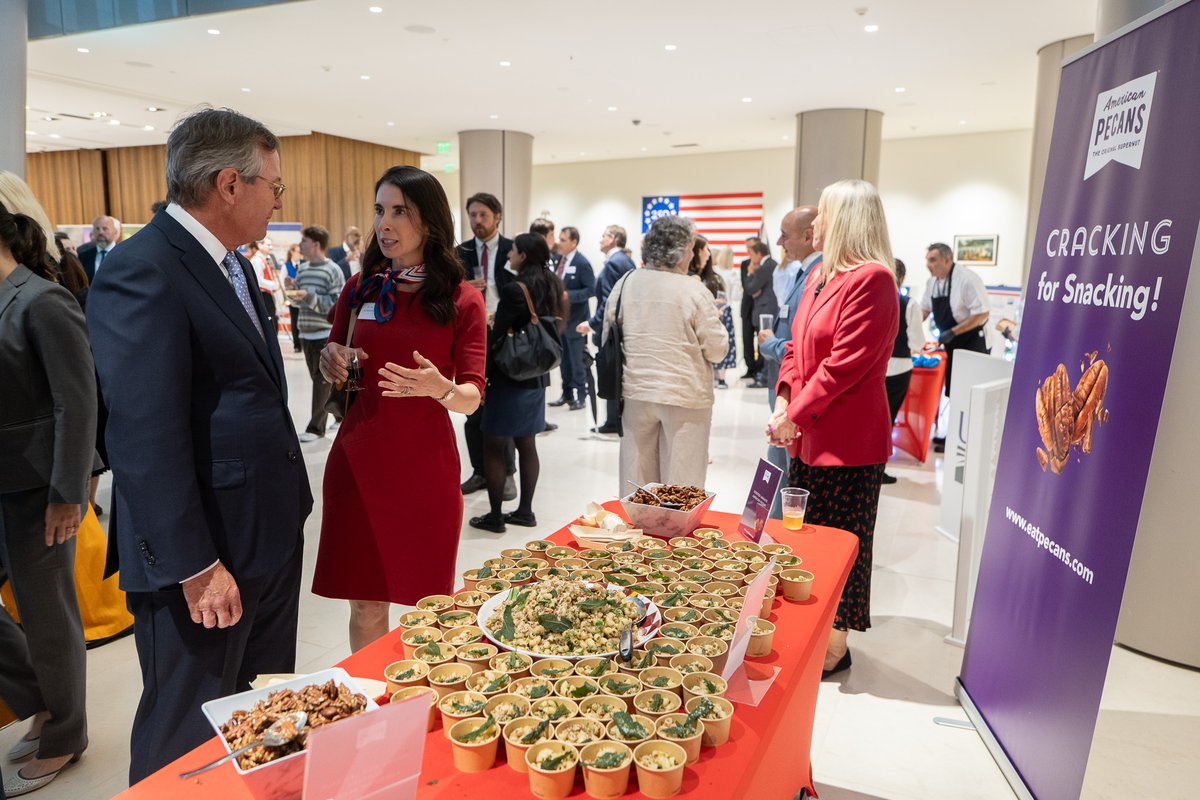 USAmbUK's tweet photo. Last night we celebrated 250 years of American independence with an exceptional showcase of food and drink from across the United States. Thank you to all the U.S. food and drink associations whose support helped make this a fantastic celebration of American food and culture. https://t.co/9WwdoPN26J