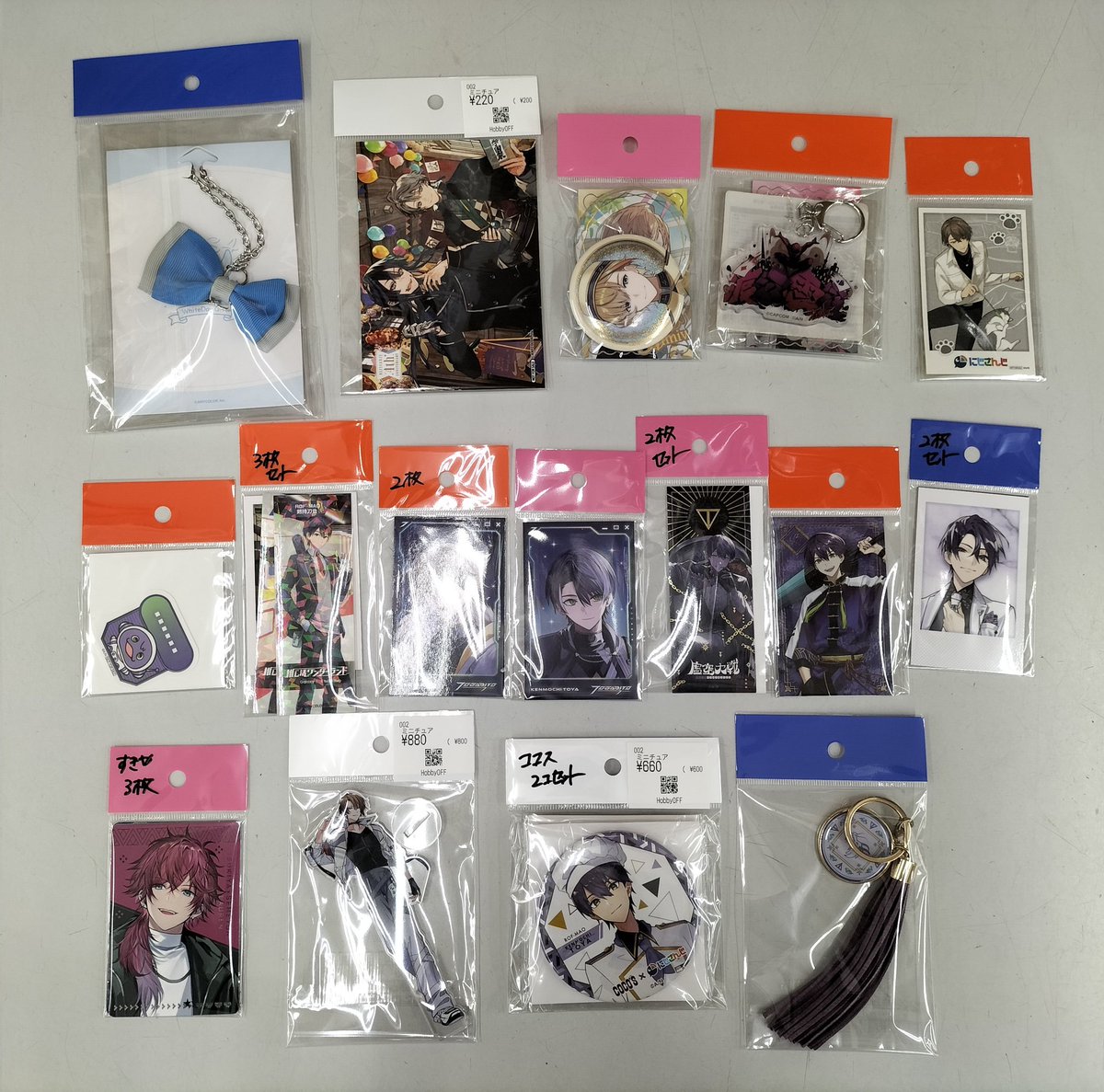 hobby28037's tweet photo. #にじさんじ グッズ売場に陳列いたします〜！まだまだございます！！木場店のSNS要チェックです😉

#ホビーオフ釧路木場店 では #にじさんじグッズ #買取強化中 です！

#ホビーオフ  #econosreuse #剣持刀也 #伏見ガク #ROFMAO #三枝明那 https://t.co/ifjybidY2Y
