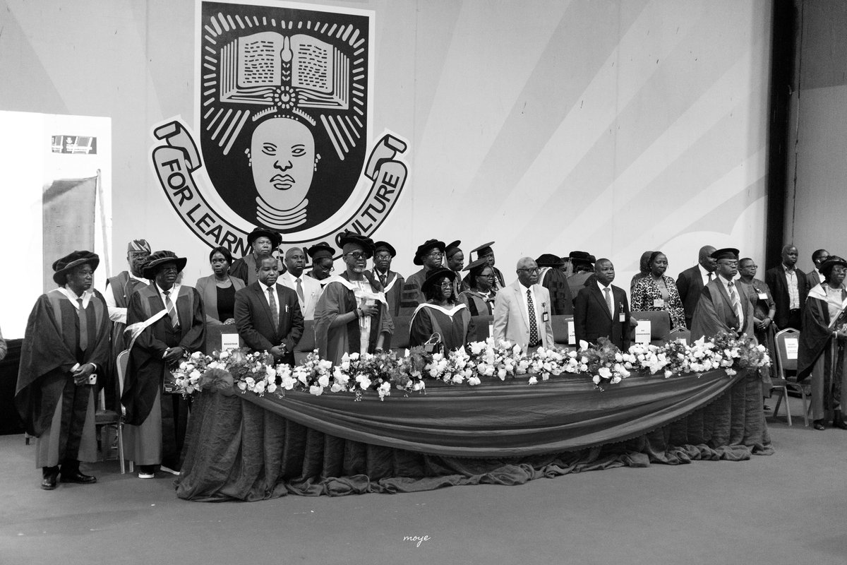 waveofthe90s's tweet photo. a few stills from the last oau medicine/dentistry induction 

photographed by me https://t.co/MbOFuujoJy