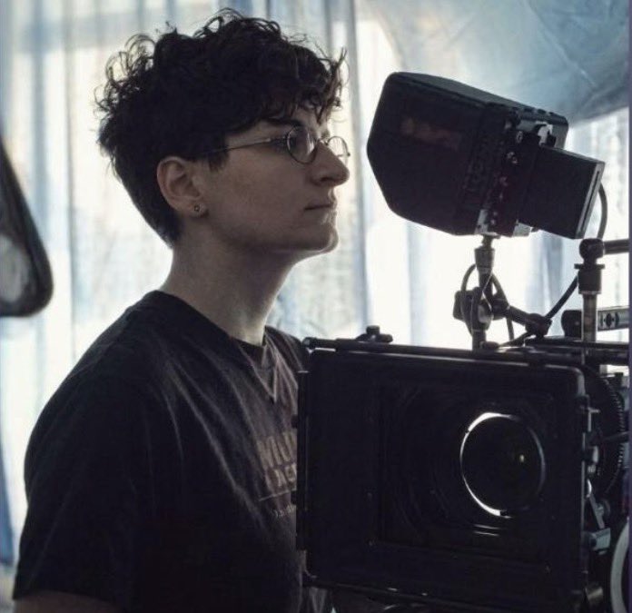 velvelemelvele's tweet photo. Film yapımcısı ve yönetmen Samira Norouz Naseri, dün sabah saatlerinde Tahran’da yaşadığı eve yapılan baskının ardından gözaltına alındı. Naseri'nin nereye götürüldüğü ve neyle suçlandığı bilinmiyor. https://t.co/To8tMSxdYE