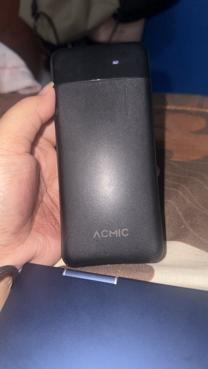 dewjsuteevtp's tweet photo. WTS POWERBANK PB ACMIC 20000 mAh

• lecet pemakaian
• 2 port usb
• 1 port c
• boleh nego

200.000 https://t.co/9cVDmryP57