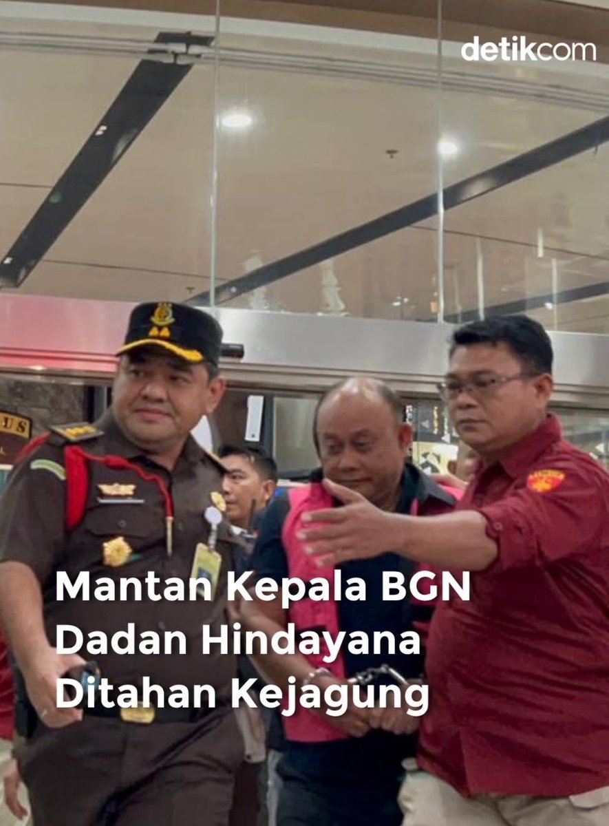 txtdarionlshop's tweet photo. Breaking News!
Mantan Kepala BGN DITAHAN https://t.co/u740AXOdAs