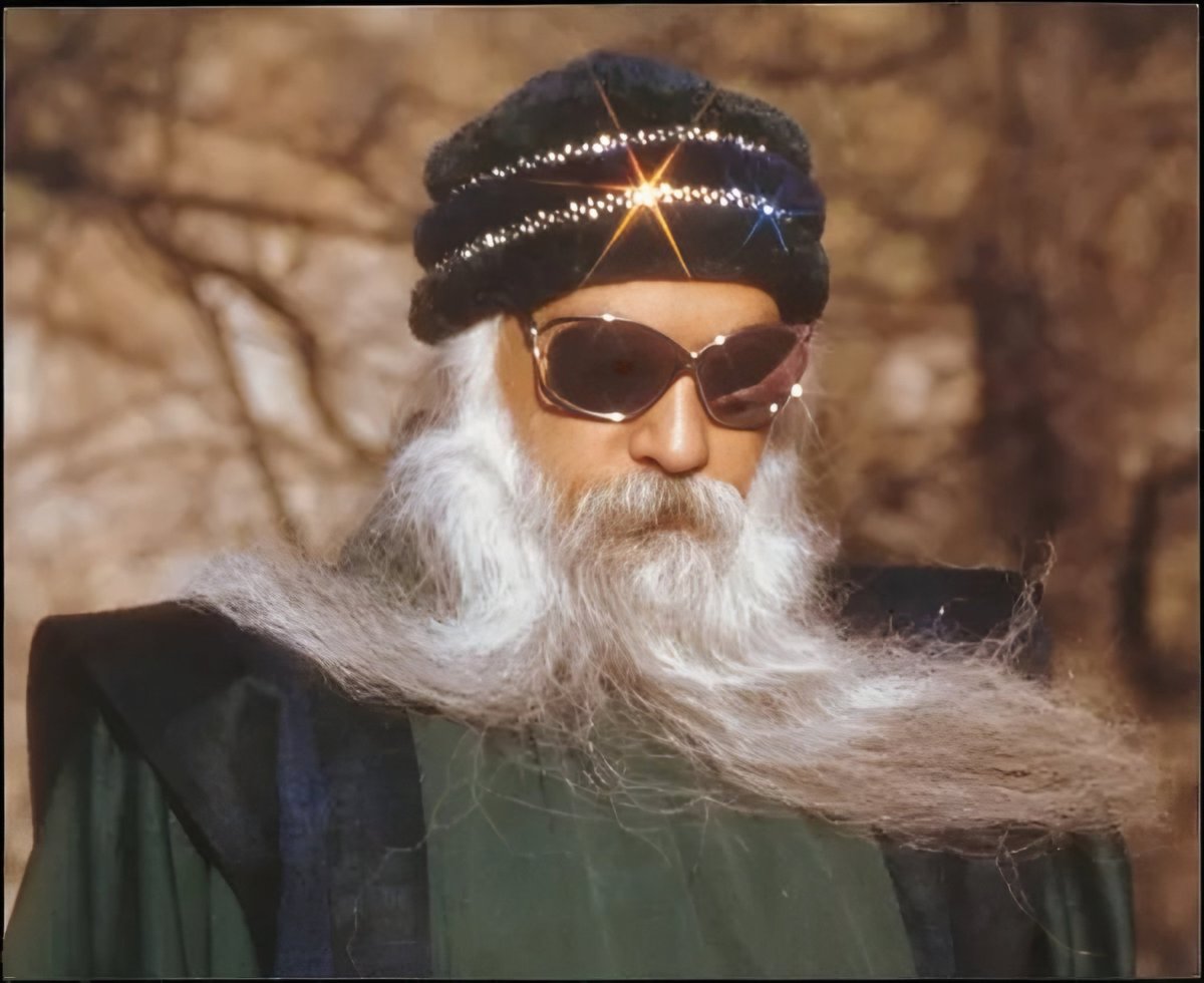 successmoverss's tweet photo. “Darkness is an absence of light. Ego is an absence of awareness.”

— Osho https://t.co/B2YodrBrag