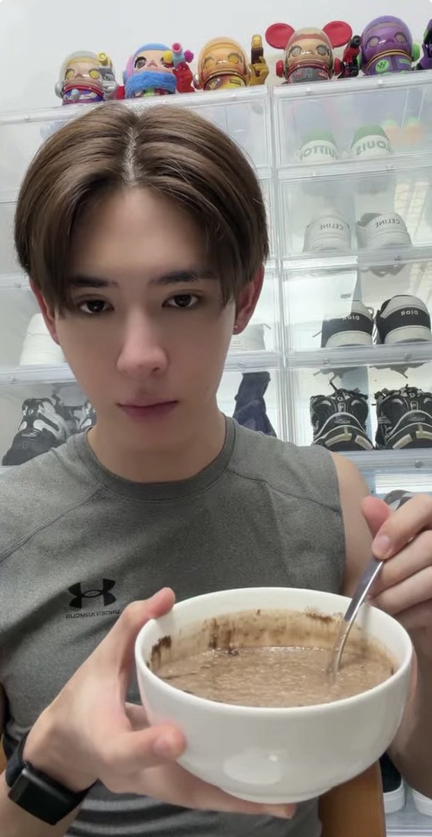 xxjdesu's tweet photo. จังหวะนี้อยากใส่ไข่ให้แล้วเอาไปลงกระทะ 🤣
#JamesSu https://t.co/RfziqpKHXj