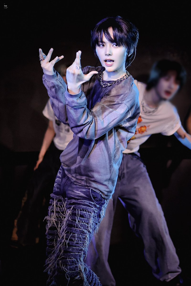 tongi_250412's tweet photo. 260531 ‘CATCH THE WAVE’ in Milan

#NouerA_WORLD_TOUR
#CATCH_THE_WAVE
#NouerA #누에라 
#LIN #린 #林韩中 
#LINHANZHONG https://t.co/pmgXOSK7fN