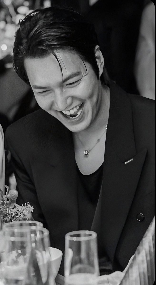 GreizeSarmite's tweet photo. #LeeMinHo 🎈
 every smile makes the moment more beautiful
🌞✨ https://t.co/24H98sTb5Z