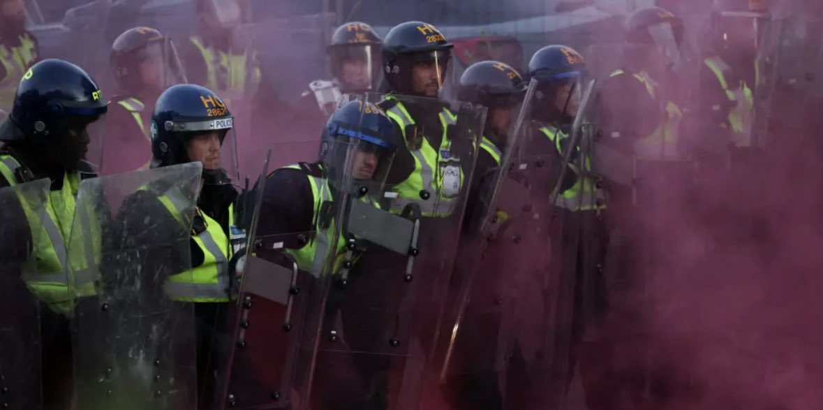 BROKENBRITAIN0's tweet photo. 🚨BREAKING: Hampshire police have said 11 officers were injured during last nights protest for Henry Nowak in Southampton 🇬🇧 

Absolutely zero sympathy for them, if they listened, this would NOT have happened - they didn’t even have the decency to take the knee! 

I am in no way advocating for this, but I will NOT condemn it either.
