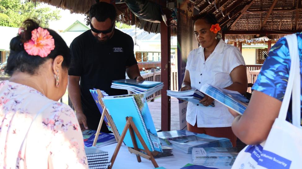 IOMAsiaPacific's tweet photo. Last week, the Government of Tuvalu launched new resources to strengthen climate mobility, labour mobility and migration preparedness.​

These tools will help inform climate policies and support safe, orderly and dignified migration.​

🔗https://t.co/jjDKhpt4um https://t.co/FpQHkKdPp7