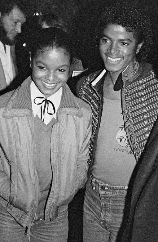 archngelmichael's tweet photo. mike and janet ♡ https://t.co/coqFteaetP