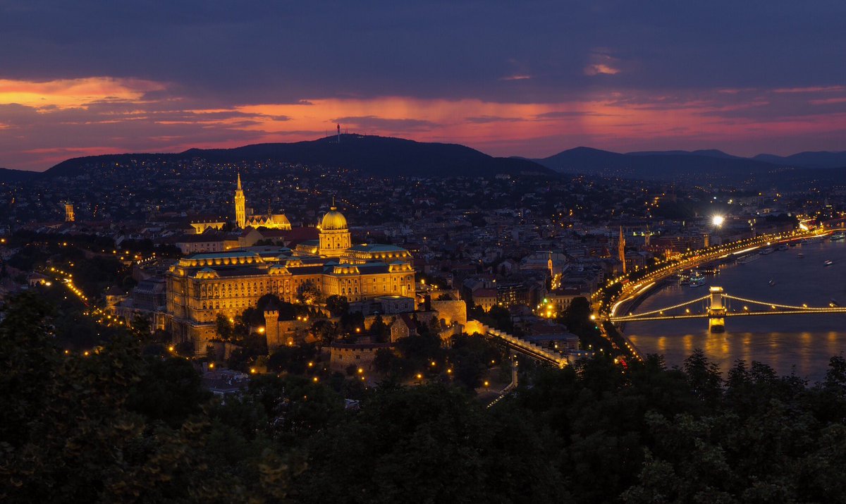 ptkpoom's tweet photo. Laka Como, Italy 
Prague, Czech Republic 
Budapest, Hungary
Vatican City https://t.co/31NZwJwllo