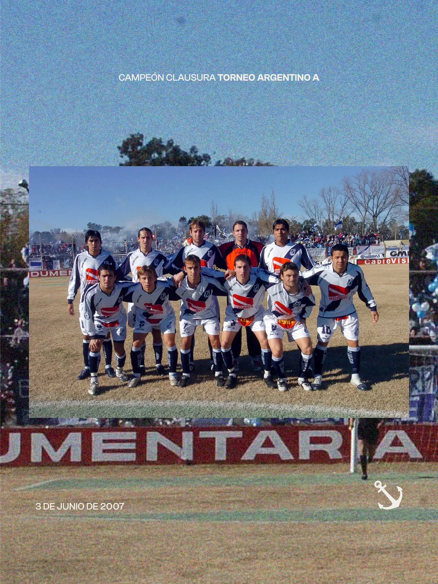 BrownDeMadryn's tweet photo. 🏆 Hace 19 años, Brown escribía una de las páginas más gloriosas de su historia.

El 3 de junio de 2007, La Banda se consagró campeón del Clausura - Torneo Argentino A tras derrotar a Rivadavia de Lincoln en la serie final y quedarse con el título tras un contundente 4-1 en el resultado global.

En el encuentro de ida, Brown se impuso por 2-0 con goles de Jorge Velázquez y Martín Uranga. Más tarde, en Lincoln, Diego Armando Giménez marcó por duplicado para sellar la consagración y desatar el festejo de todo el pueblo browniano.

𝗩𝗮𝗺𝗼𝘀 𝗕𝗮𝗻𝗱𝗮💙⚓️

📸 Daniel Feldman