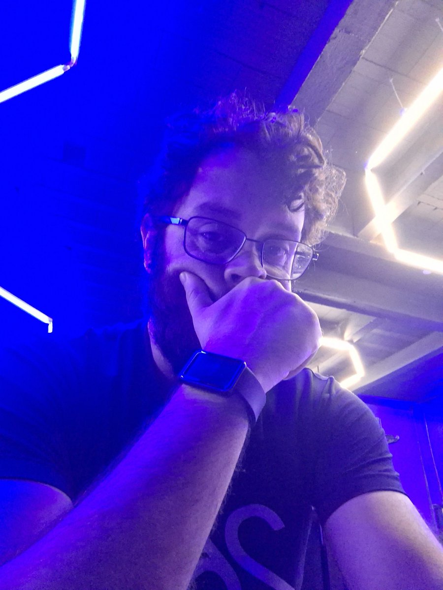 Netlus3's tweet photo. Precisamos falar sobre a homofobia musical nas academias!!! Terceiro dia vindo treinar em pleno mês do orgulho... e ainda não tocou nenhum diva nessa playlist veia podi!!! https://t.co/cKbgoiTZJv