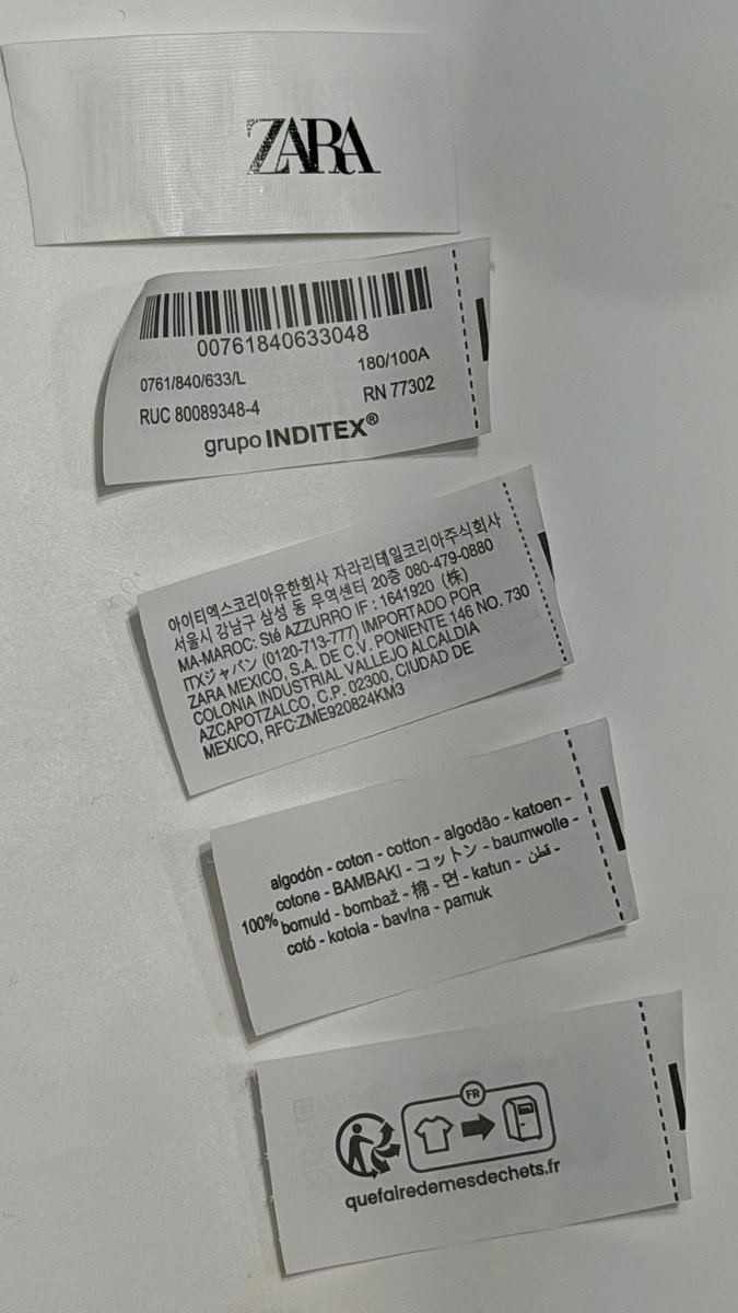 danielromanonet's tweet photo. A ver @InditexSpain @Inditex @ZARA si dejan de imprimir y adosar estas interminables etiquetas de plástico a cada puta prenda! Ya suficiente con lo que contaminan. https://t.co/lvgYhWVVKw