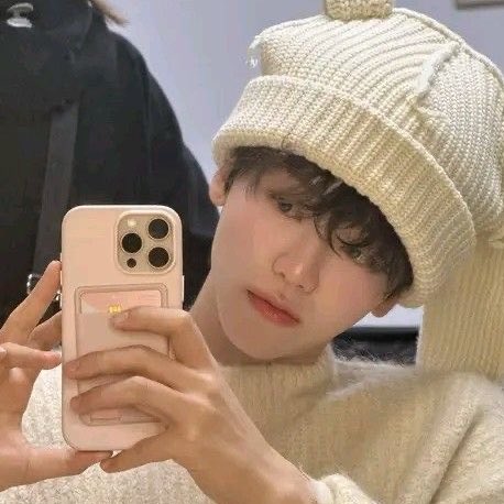 rosepiku's tweet photo. 🖤🤍 https://t.co/qnEXB1PMpc