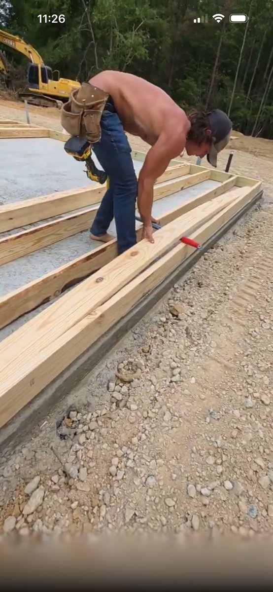 SwedishRealEst's tweet photo. @one_miloo I mean, he’s that fucking retarded he tries to pull the pry bar out the wrong way… https://t.co/zQrP8WFzSd