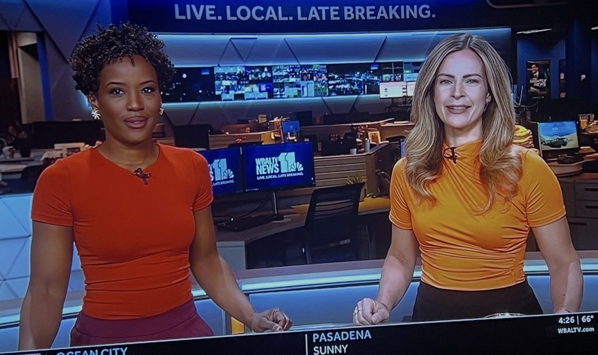 SistaGorgeous1's tweet photo. @SeanStreicher @MegMRivers @LaceeGriffith @alenaleewx  Good morning family. Everyone looks phenomenal with those beautiful smiles. I'm nosey.  How come you all are in different studios? 12 days of school left.  Have a great day n see ya tomorrow 🌼🌼🌼🌼 https://t.co/y5cgJ5bkHd