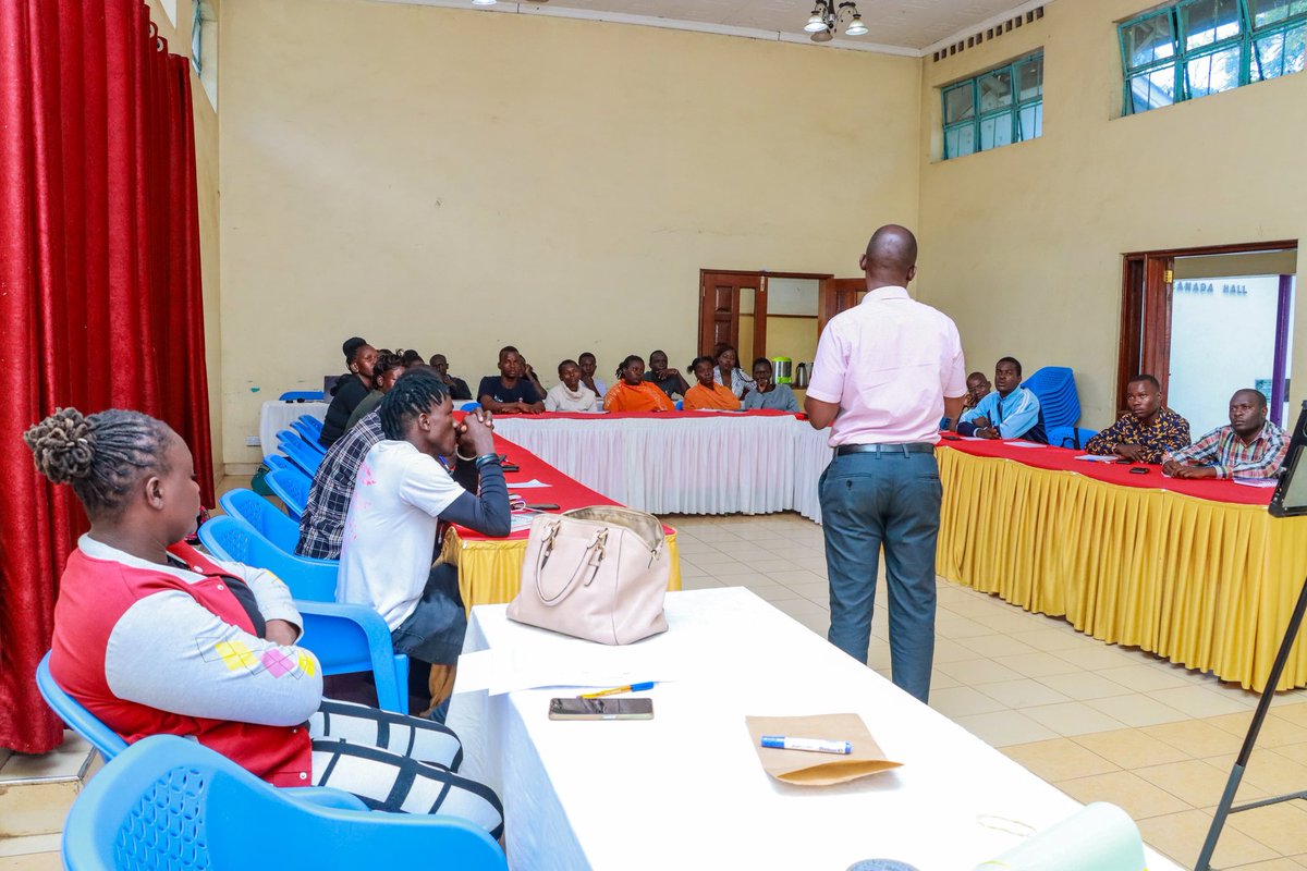 social_wg's tweet photo. Every enforced disappearance leaves families trapped in uncertainty, denied justice and closure. Today HRDs &amp; survivors of police abuse in Kisumu held an inaugural meeting to demand Criminalisation of Enforced Disappearance and Full Operationalisation of The Victim Protection Act https://t.co/S56JIbjBqj