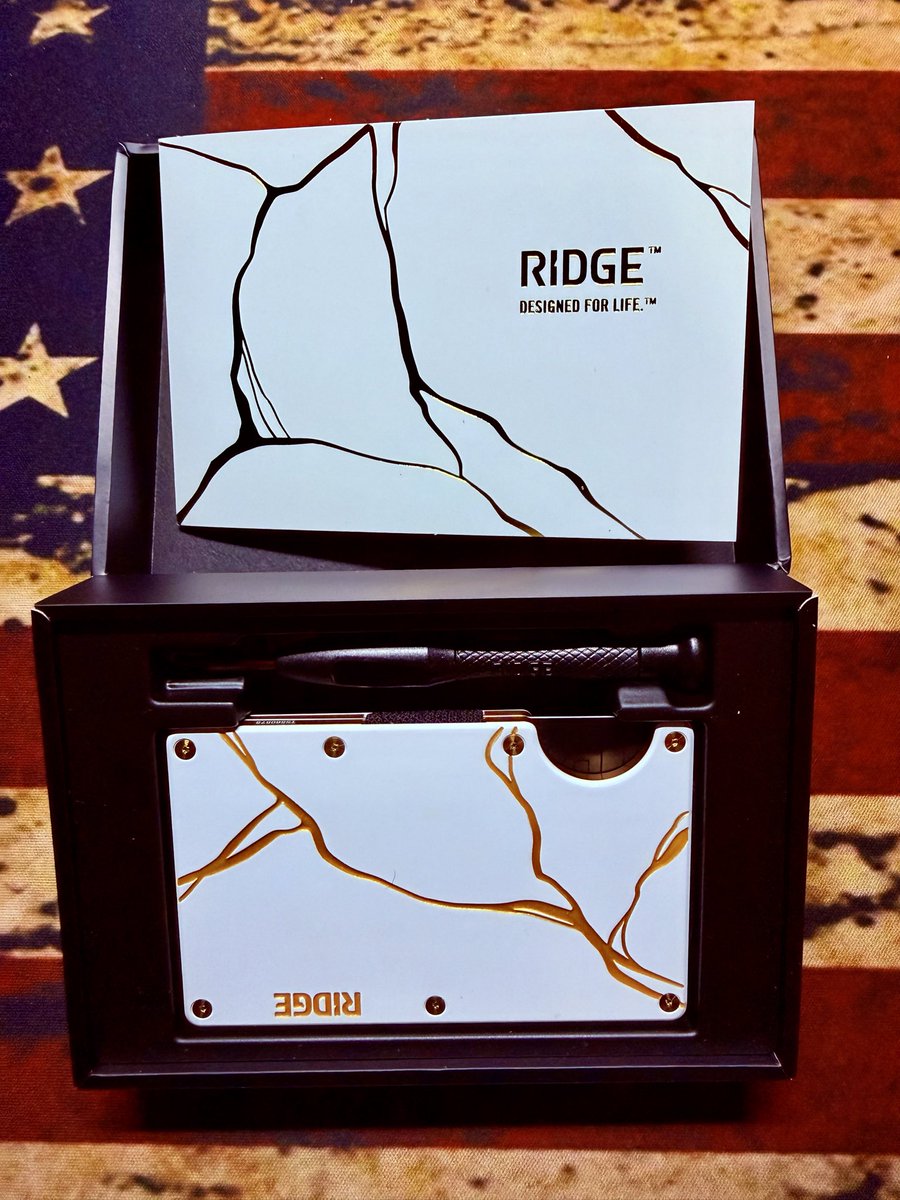 _itzshane's tweet photo. Yooo huge shoutout to @NICKMERCS and @ridgewallet for this beautiful specimen right here! 🔥🫡 Also thinks to the boys over at @MFAMCentral for helping out behind the scenes! Yall go grab one now 💯 https://t.co/kL9mlihAMK