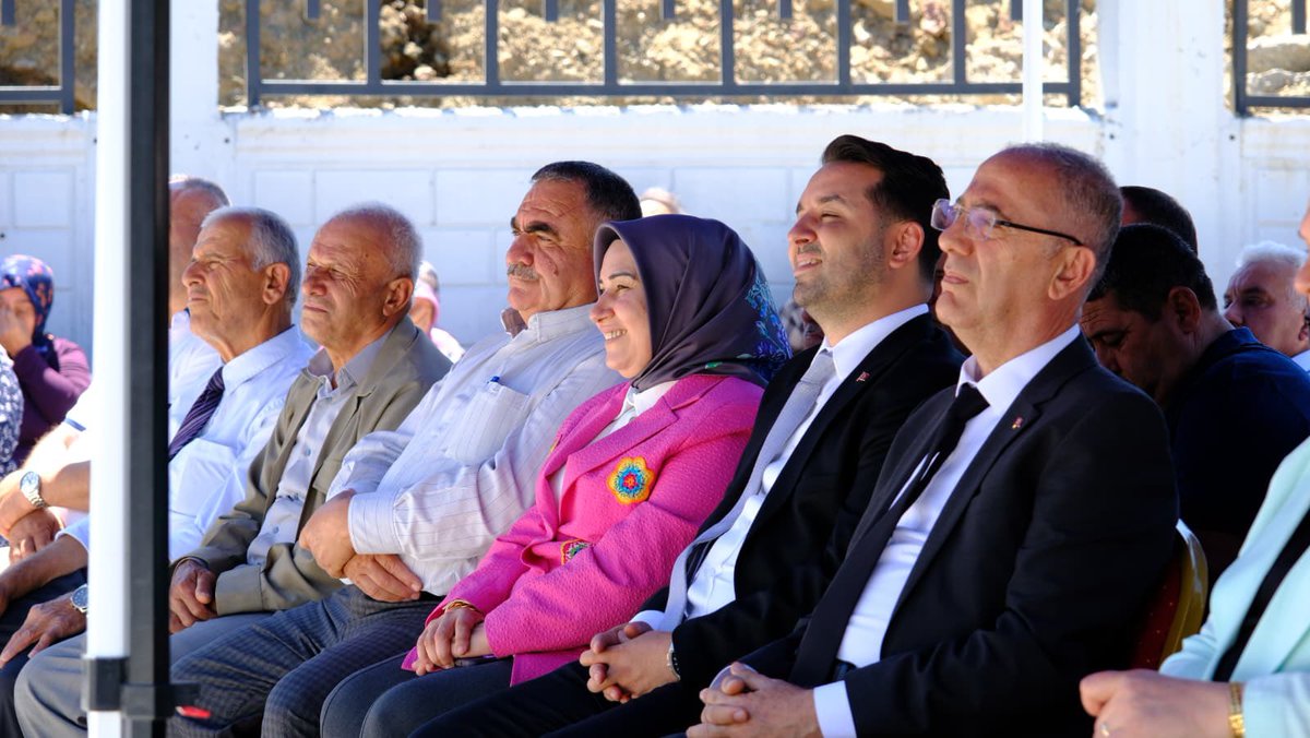 m_boyacioglu's tweet photo. İbrahim Naci Yapar ve kıymetli teşkilat mensuplarımız ile birlikte katılım sağladık.

Mahallelerimizin sosyal yaşamına katkı sunacak, birlik ve beraberliğimizi güçlendirecek bu kıymetli eserin hayırlı olmasını diliyor, emeği geçen herkese teşekkür ediyoruz. https://t.co/kMrYfGCRFD