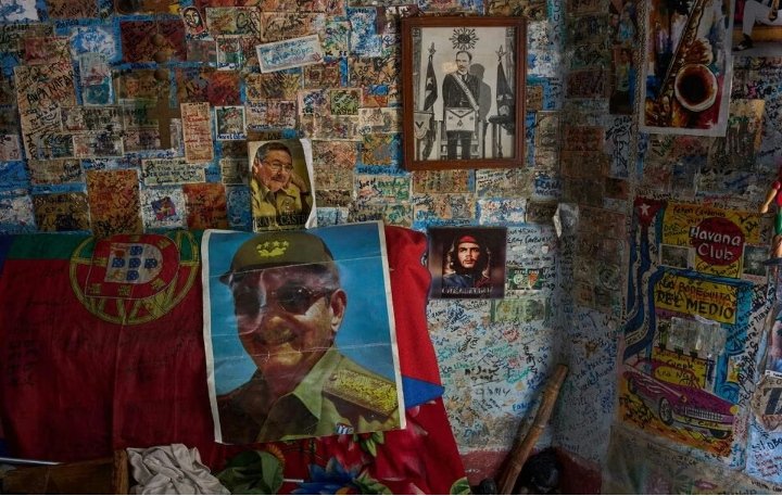 HchavarriaMelba's tweet photo. Cuba conmemora los 95 años de Raúl Castro, figura clave de la revolución. Feliz cumpleaños Raúl Castro. Raúl es Raúl.
#RaulEsRaúl
#CubaCooperaDj https://t.co/zo9Nfp0NE9