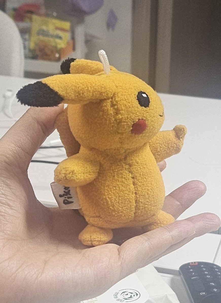 borocomi's tweet photo. 짜잔 파도타기 피카츄랍니다. 서핑보드는 나중에 천이 도착하면 만들어줄 예정입니다. https://t.co/mwBb38schA