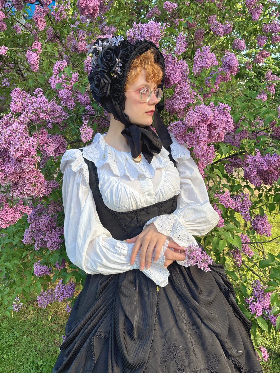 sunlytle's tweet photo. ”I wish people still dressed like….” 

Do it. No one is going to stop you. Half the time you’re commenting it on a modern dress anyway. https://t.co/HlyMgkexf6