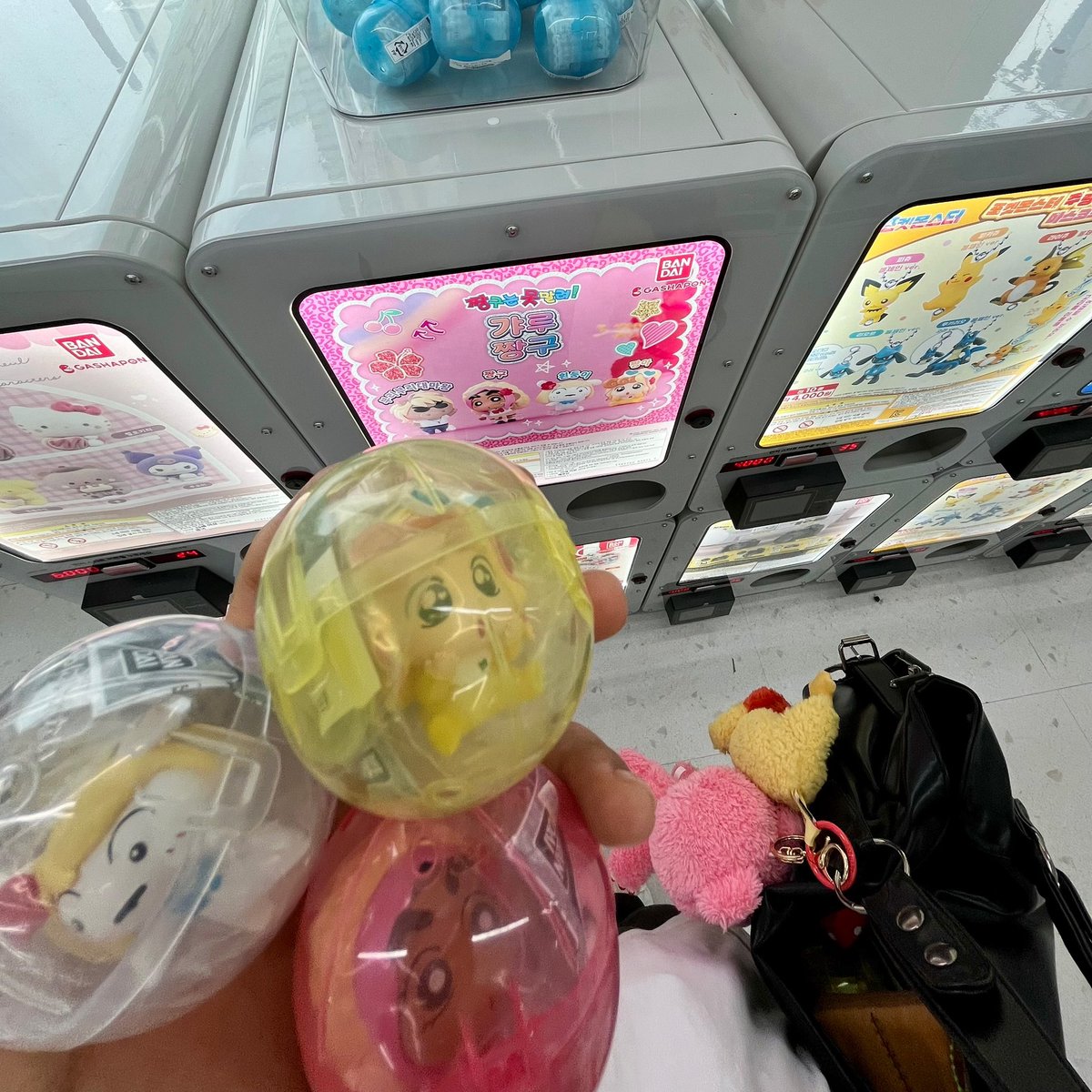 Pudding_6_13's tweet photo. 쉬는날에 가챠깡하기。、、✌︎ ʘ̅͜ʘ̅
(슬라이드폰카챠.. 사서 햄복해 ㅎㅎ) https://t.co/oskncj4Zbj