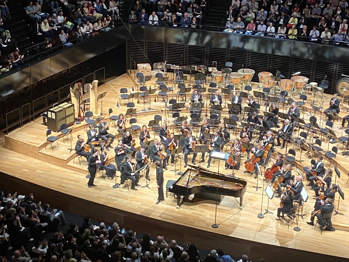 Guiguiii94's tweet photo. Ma dernière @philharmonie de la saison hier soir - puisqu’il n’y a quasi plus rien en juin - avec ce cher @ONCT_Toulouse et #TarmoPeltokoski pour la si spéciale (et si longue, longue) 6e de Mahler - avec son gros marteau - et le 4e cto de Beethoven par le fabuleux Kantorow ! https://t.co/aO6oY0sV7s