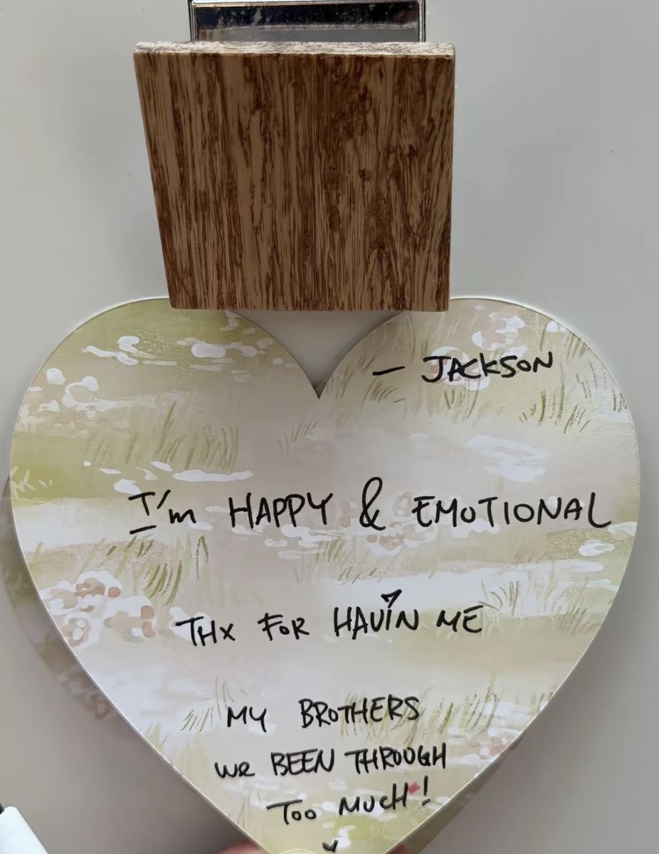 cq711's tweet photo. Someone’s lovely notes. One day, we will all be happy and emotional for you. Good lucky finding your loved one. 💨💨💨💨💨💨💨💨💨💨💨💨@JacksonWang852 #jacksonwang https://t.co/Dwdtl66EFo