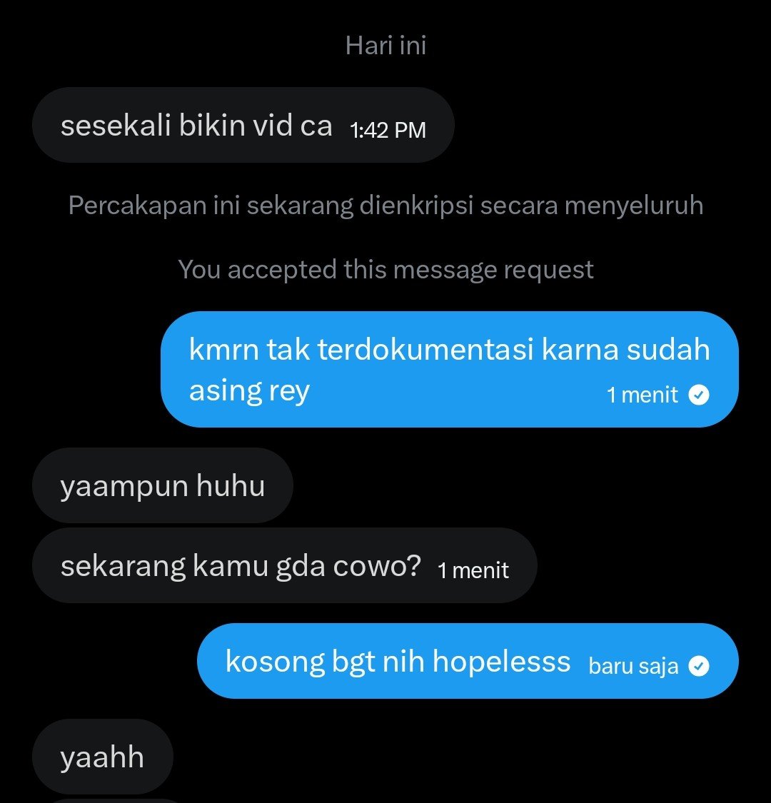 anomaliduh's tweet photo. guys udah putus kek mana bisa bucin.. https://t.co/rHufZqXeyt